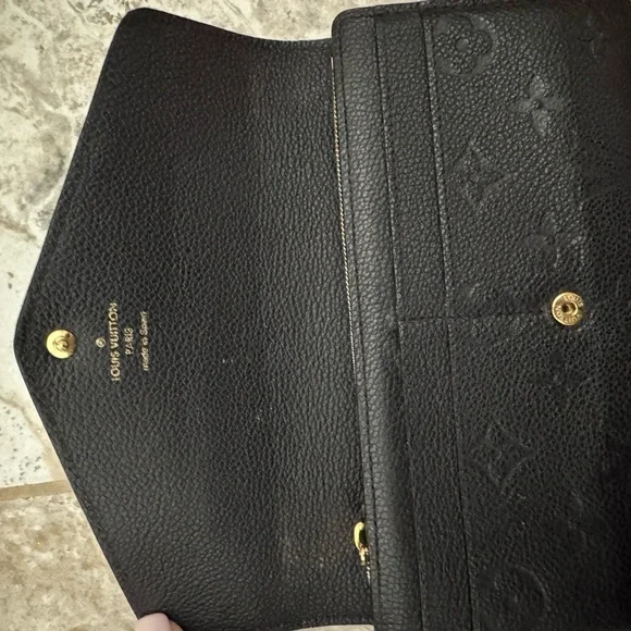 Louis Vuitton SARAH button wallet